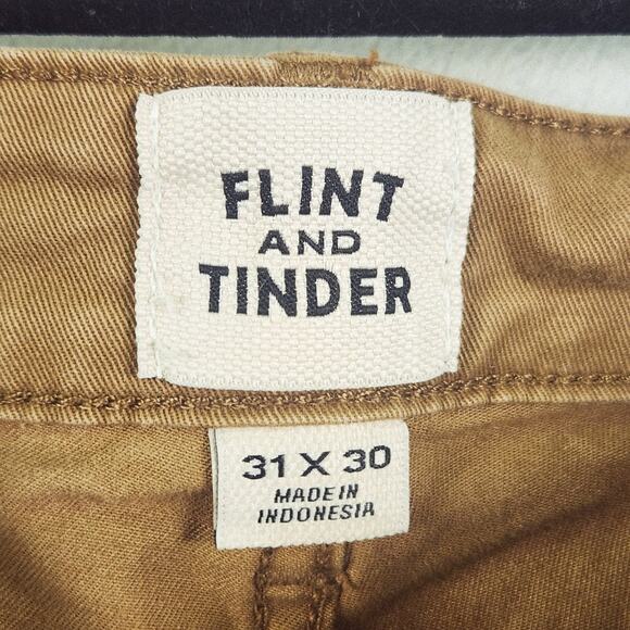 Flint And Tinder 365 Pants Mens 31x30 Khaki Classic Fit Stretch Chinos Huckberry - Picture 3 of 16